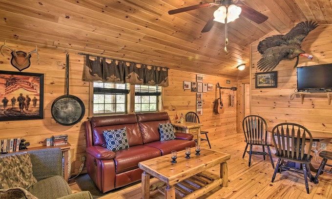 St George Kabine | Parsons ‘Semper Fi’ Cabin w/ Fire Pit!