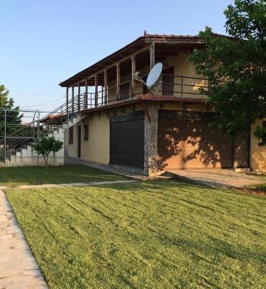 Dirfys-Messapia Haus | Part of a Villa near the beach with private entrance