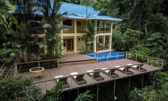 Portalon Haus | Teilweise Meerblick, Private Pool Villa von Regenwald und Wasserfällen umgeben