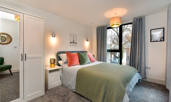 Riverside Haus | Pass the Keys | Beautiful 3 Bed Town House