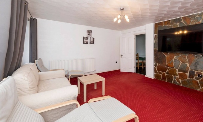 Earley Haus | Pass the Keys | Detached family home with garden and free parking
