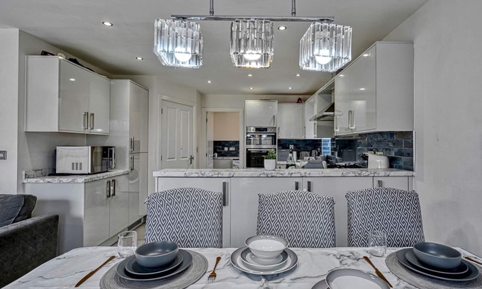 Birch Haus | Pass the Keys | Luxury 4 Bedrooms Detached Holiday Home - Villa