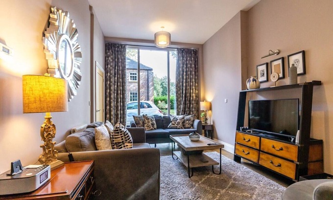 York Haus | Pass the Keys | No. 1 - Laurel Cottage