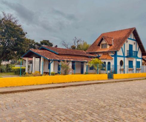 Passa Quatro Haus | Passa Quatro- CASA INTEIRA RUSTICA para até 9 pessoas