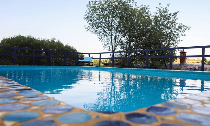 Fonte do Bispo Haus | Kuenstlerisches Ferienhaus,90m2,Meernahe,Klimaanl.,Wifi,tolles Aussenbett ,Pool
