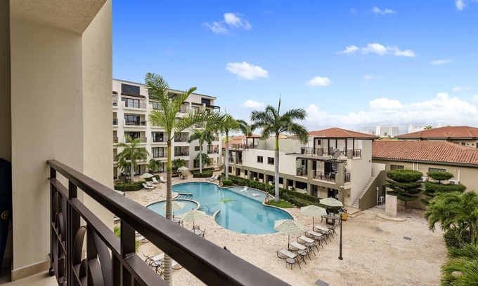 Washington Eigentumswohnung | PC301 - Pool View - Perfect for a couple - Close to Palm Beach - 1BR