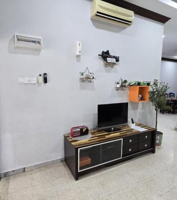 Taman Megah Haus | PD Shell Gate Home Stay