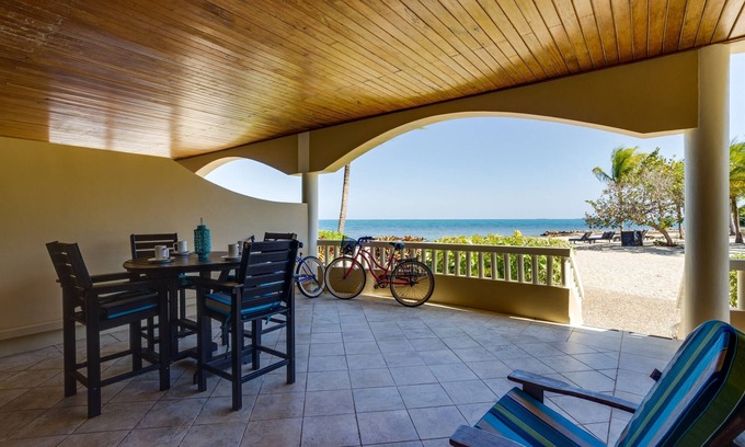 Placencia Villa | Premium-Strandblick-Villa-Ensuite-LP 8B