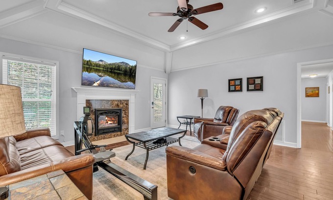 Columbus Haus | Peaceful 4BR house in charming Columbus - Hot-tub+Gameroom+TVs in every room!