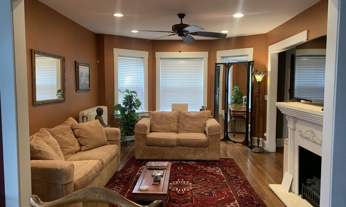 Oak Park Wohnung | Oak Park Beauty Walkable-Easy Pendeln nach Chicago Für bis zu 8 Personen