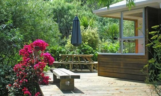 Otaki Beach Haus | Ruhiges Häuschen neben dem Waitohu Stream