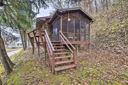 Welch Haus | Peaceful Cottage with Mtn View Near ATV Trails!