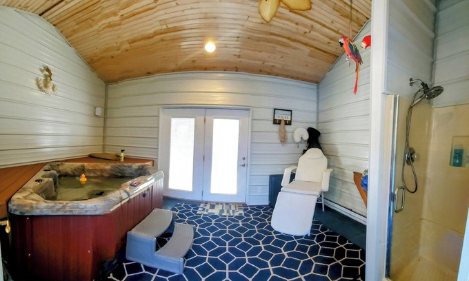 Fennville Haus | Friedliches Zuhause im Wald, Saugatuck Township