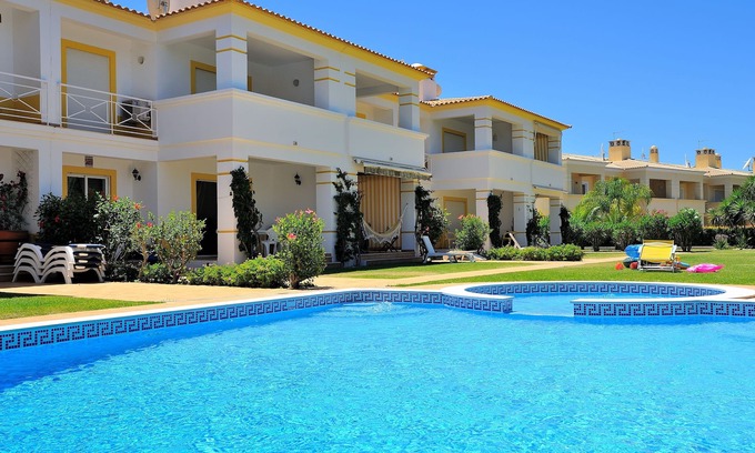Vilamoura Wohnung | Ruhige Lage mit direktem Blick auf den Pool, die Gärten und Millenium Golf