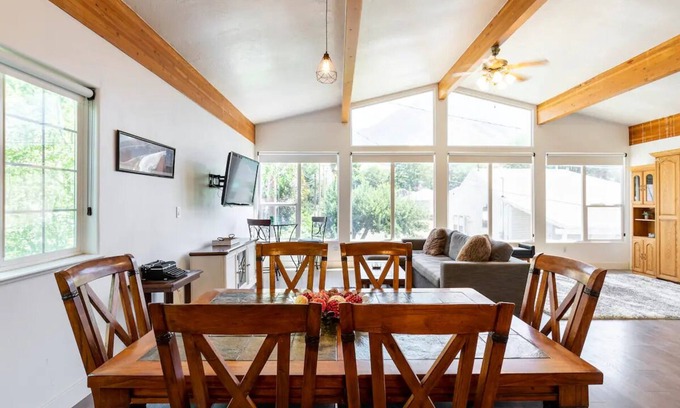 Provo Haus | Peaceful Loft near BYU and Slate Canyon - 1.5 mile
