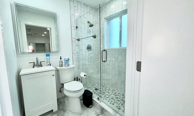 Davie Wohnung | Peaceful Oasis. Room with a kitchenette for 1 person only