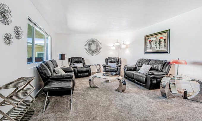 Palm Springs Wohnung | Peaceful Paradise on Palm Canyon Drive Permit# 4852