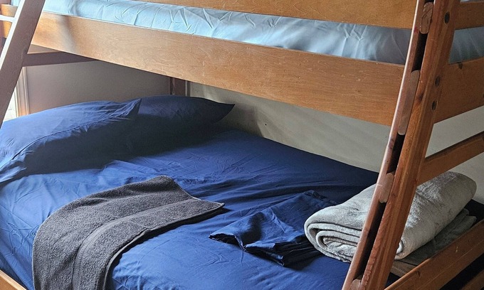 Kansas City Haus | Peaceful Private Room