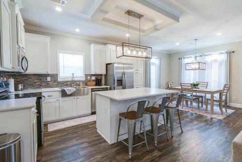 Starke Haus | Peaceful Starke Retreat with Deck 6 Mi to Downtown!