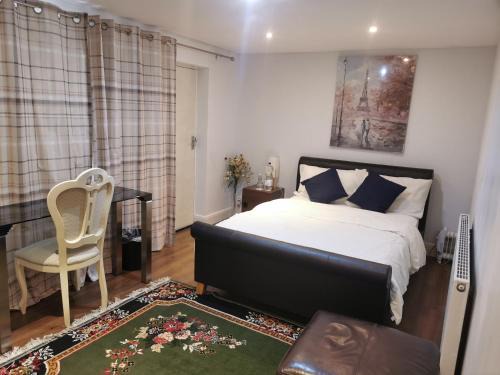 Nottingham Wohnung | Peaceful Studio En-suite pvt entrance Garden free parking