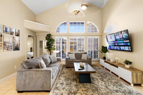 El Paso Haus | Peaceful West: 4BR Dusk Haven