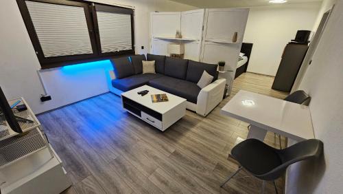 Waldstadt Feldlage Wohnung | Pearl Suite - Self Check-In, Free Parking