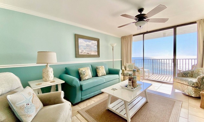 Holiday Beach Eigentumswohnung | Pelican Walk 504- Free Beach Chairs Gulf Front!