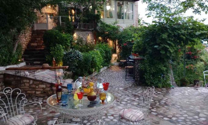 Agrafa Haus | Penelope suite