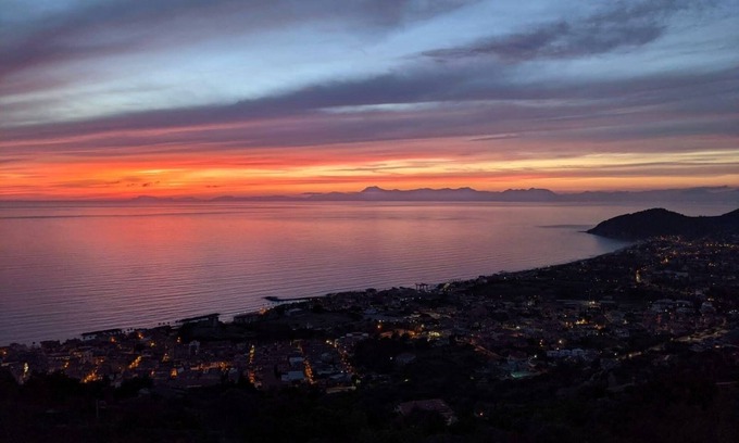 Castellabate Historic Centre Wohnung | Penthouse with Panoramic Terrace and Sea View in Cilento