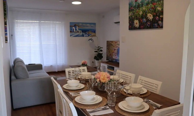 Semaphore Haus | Perfect Beachside Townhouse, 5min walk to beach