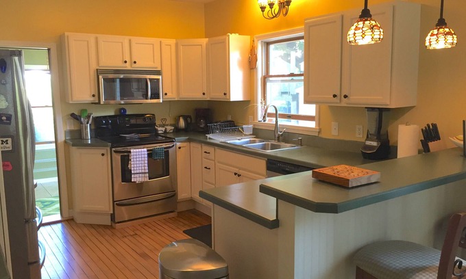 Elk Rapids Haus | Perfekte Familienlage für Ausflüge nach ER / Charlevoix / Petoskey & Traverse!