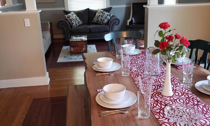 Three Oaks Haus | Neu! Perfekt für Gruppen, zu Fuß zum Journeyman / Downtown Three Oaks