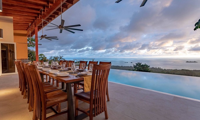 Ballena Haus | Perfect for multiple couples & families/luxurious/huge ocean view/gated/private