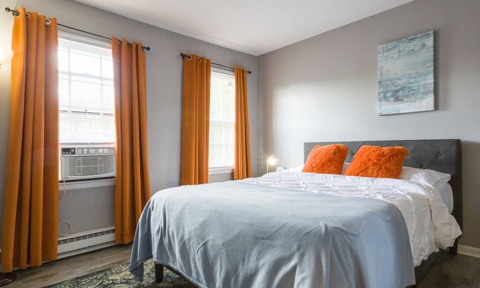 Yorkville Haus | Perfect Getaway Kayak Hiking Waterpark FastWiFi