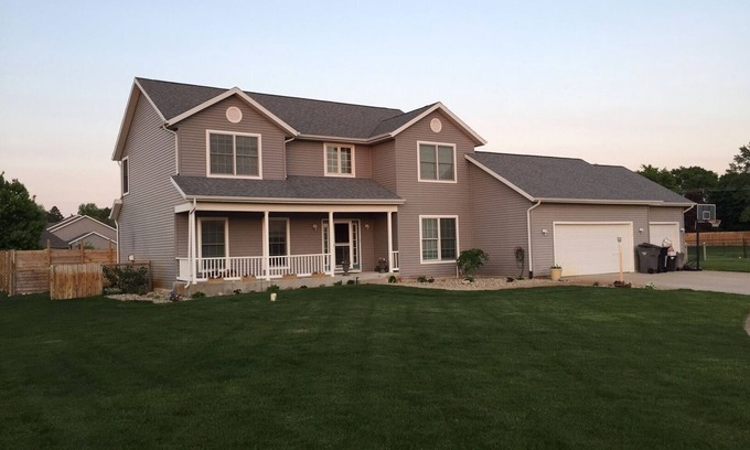 Granger Haus | Perfektes Haus für GameDay! (Beheizter In-Boden-Pool!)