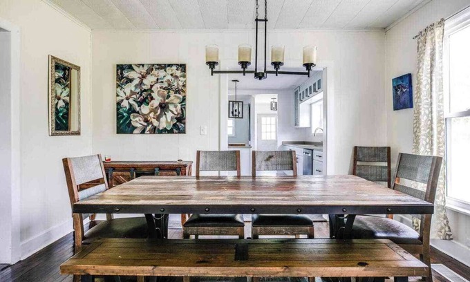 Hector Haus | Perfect location for exploring Seneca Lake!