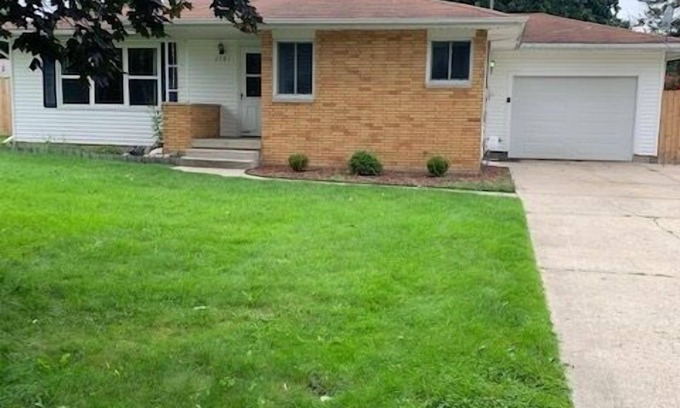 Saginaw Haus | Perfect place quiet neighborhood, great for the family or a private getaway.