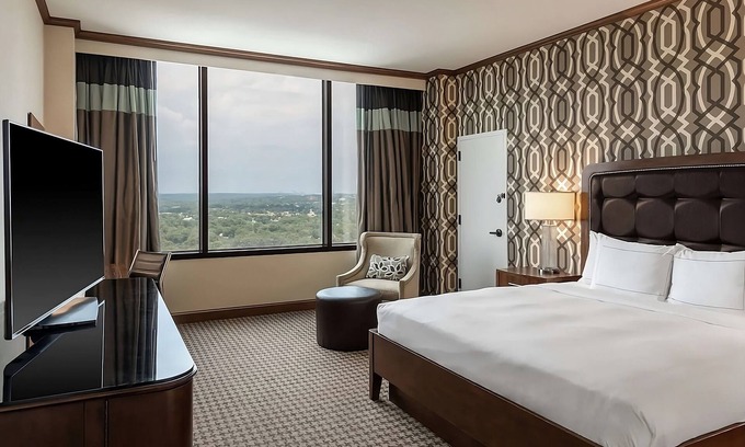 Alexandria West Hotel | Perfect Spot for Unwinding! 2 Swimming Pools, Pet-friendly Property!