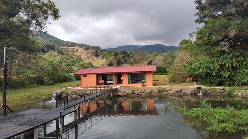 Copey Kabine | Persea Inn Finca Integral Sostenible Organica Toro Careto