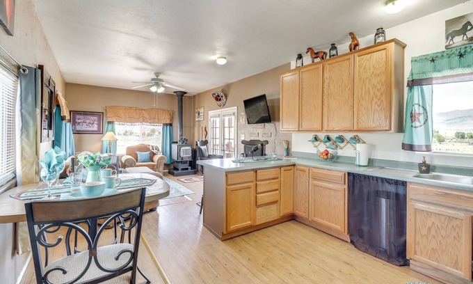 Chilcoot Hütte | Pet-Friendly Chilcoot Cottage on 34 Acres!