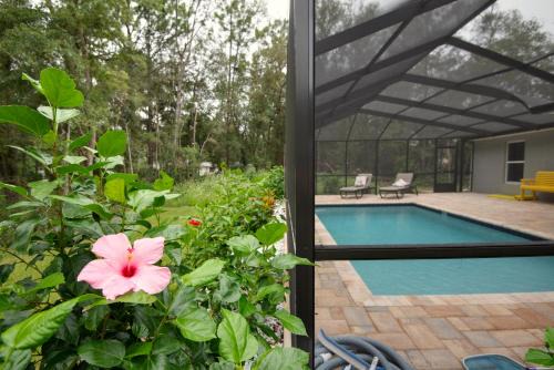 Citrus Springs Haus | Pet-friendly, Heated Pool, Close to Everything 3 Bedroom Home