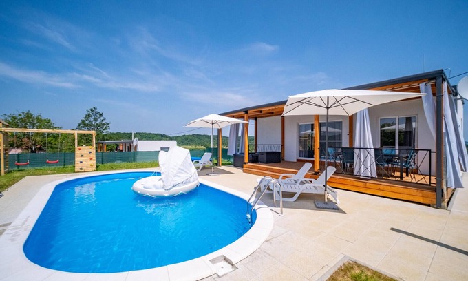 Duga Resa Haus | Haustierfreundliches Haus in Cerovački.