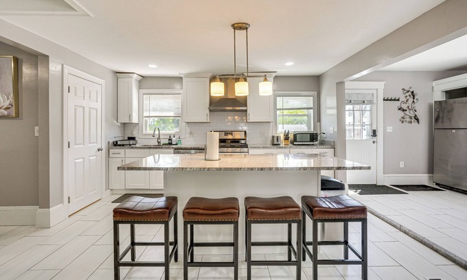 Lynn Haus | Pet-Friendly Lynn Home w/Patio - 3 Mi to Beach!