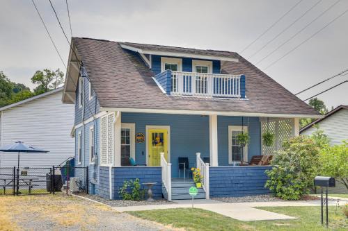 Morgantown Haus | Pet-Friendly Murph Landing - 1 Mile to WVU!