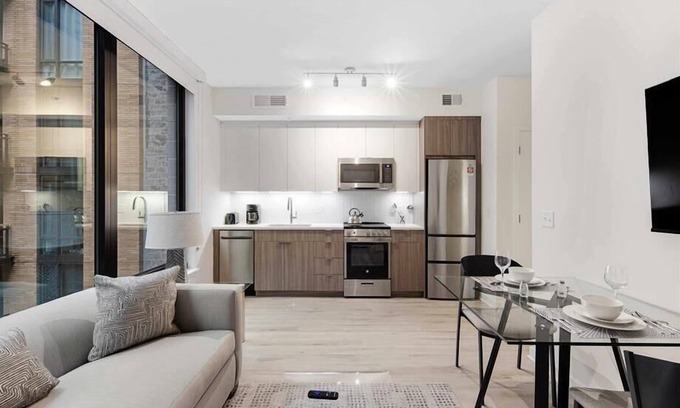 NoMa Hotel | Pet Friendly near Union Station | Full Kitchen | Steps to Metro