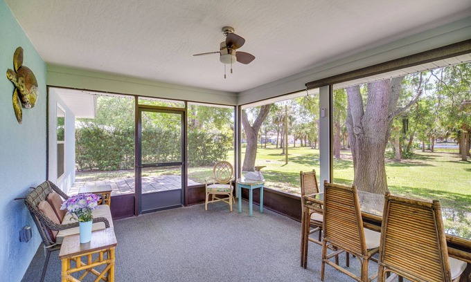 Sebastian Highlands Hütte | Pet-friendly Sebastian Home: w/ Porch + Lake View!