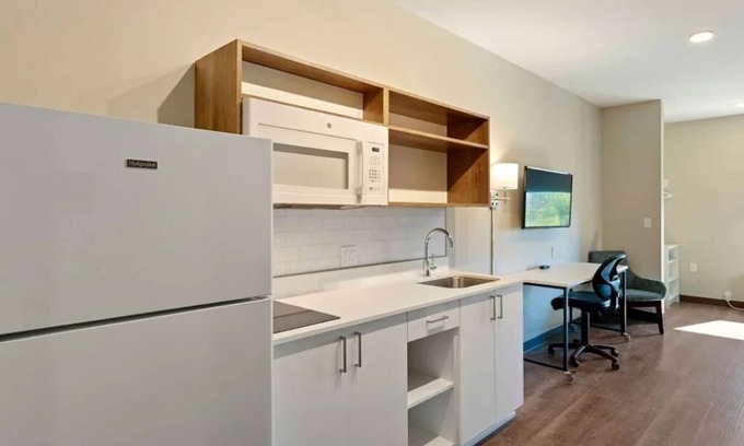 Sparks Haus | Pet-Friendly Suite Near Sparks Marina – Walking Distance