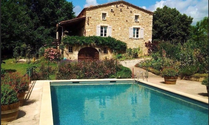 Puy-l'Eveque Haus | Petit Vue Vert - Ferienhaus mit einem Schlafzimmer und beheiztem Pool am Rande eines mittelalterlichen Dorfes