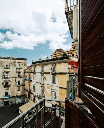 Rione Sanita Wohnung | Piazza e basilica view by Murat