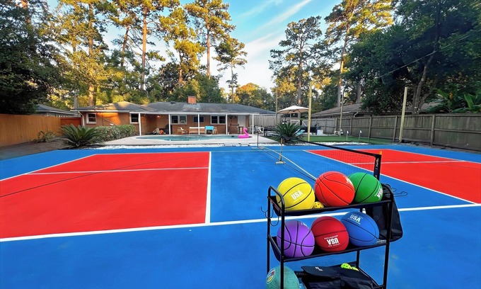 Savannah Haus | Pickleball + Pool + Game Room
